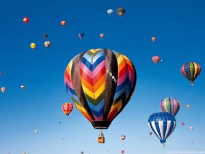 Blue sky and white clouds hot air balloon PPT background picture