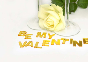 Yellow rose background be my valentine slide template