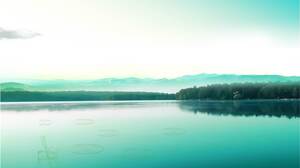 湖の光の山の色のPowerPointの背景