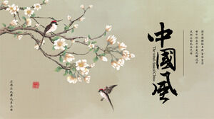 Descargue la plantilla PPT de estilo Chinoiserie clásico con fondo de flores y pájaros de acuarela