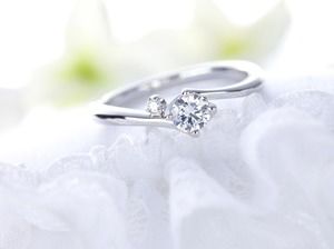 Diamond ring crown card pernikahan ppt template
