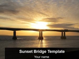 Matahari terbenam di atas template ppt bisnis jembatan laut