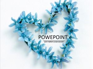Modello blu del ppt della corona di amore del piccolo fiore