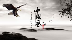 Modello PPT di stile cinese classico di Eagle Spread Wings Ink