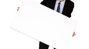Imagem de fundo de um personagem de negócios segurando um quadro branco na mão