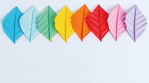 Imagen de fondo de color origami hoja PPT