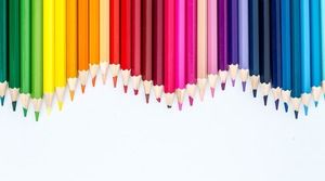 Téléchargement gratuit des images d'arrière-plan PPT au crayon quatre couleurs