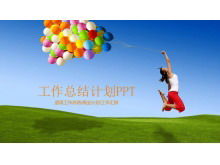 Seorang gadis melompat di atas rumput dengan template slide latar belakang langit biru dan awan putih