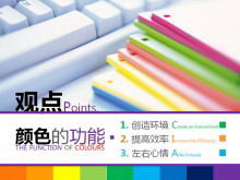 Modello PowerPoint di ufficio aziendale con tastiera e sfondo del disco floppy